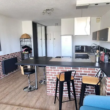 Cosy Design Avec Piscine, 8mn De La A Pied